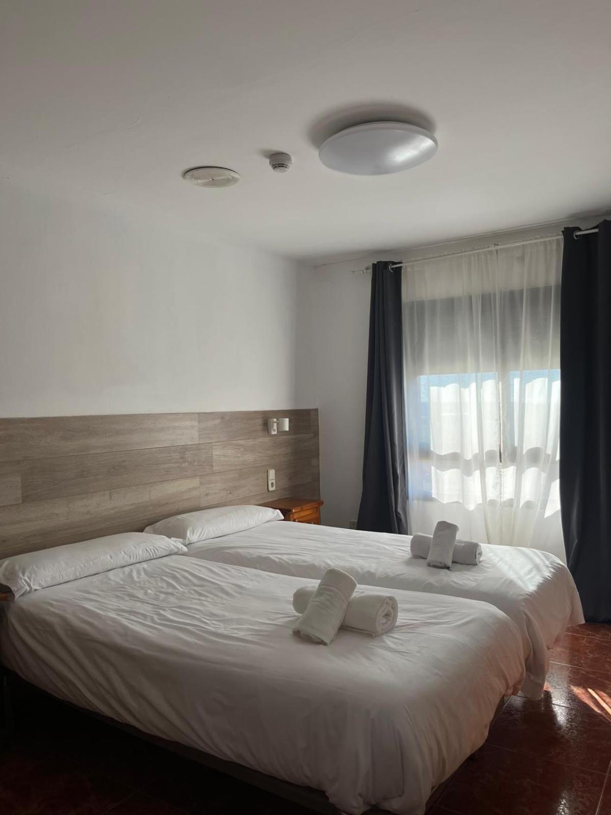 Hotel El Cobertizo Plasencia del Monte Eksteriør billede
